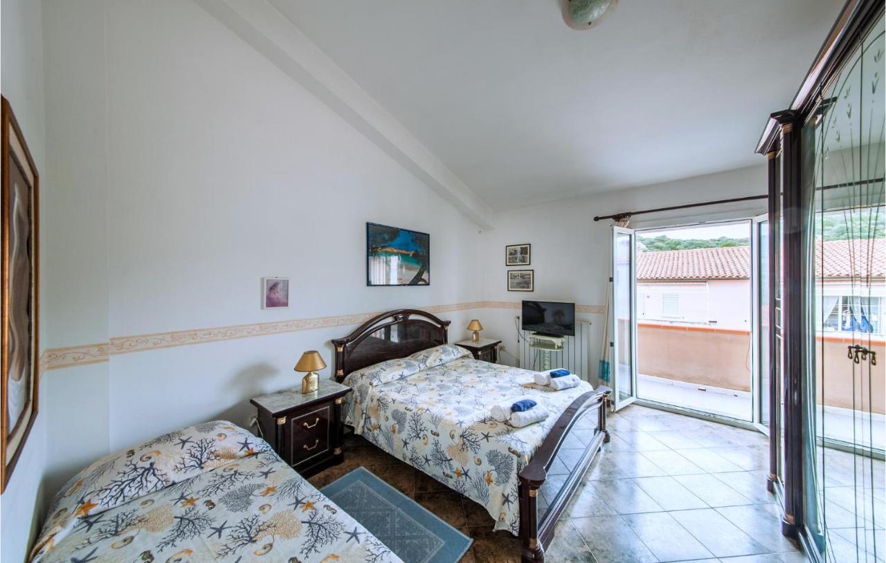 Pet Friendly Apartment In La Maddalena With Wifi Exterior photo